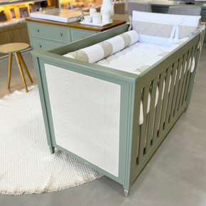 01 berco tudor plus com cabeceira palha com mini cama timber moveis verde oliva