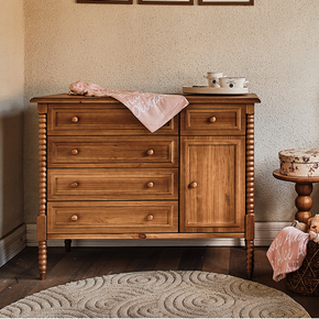 10 comoda dot mocha mousse